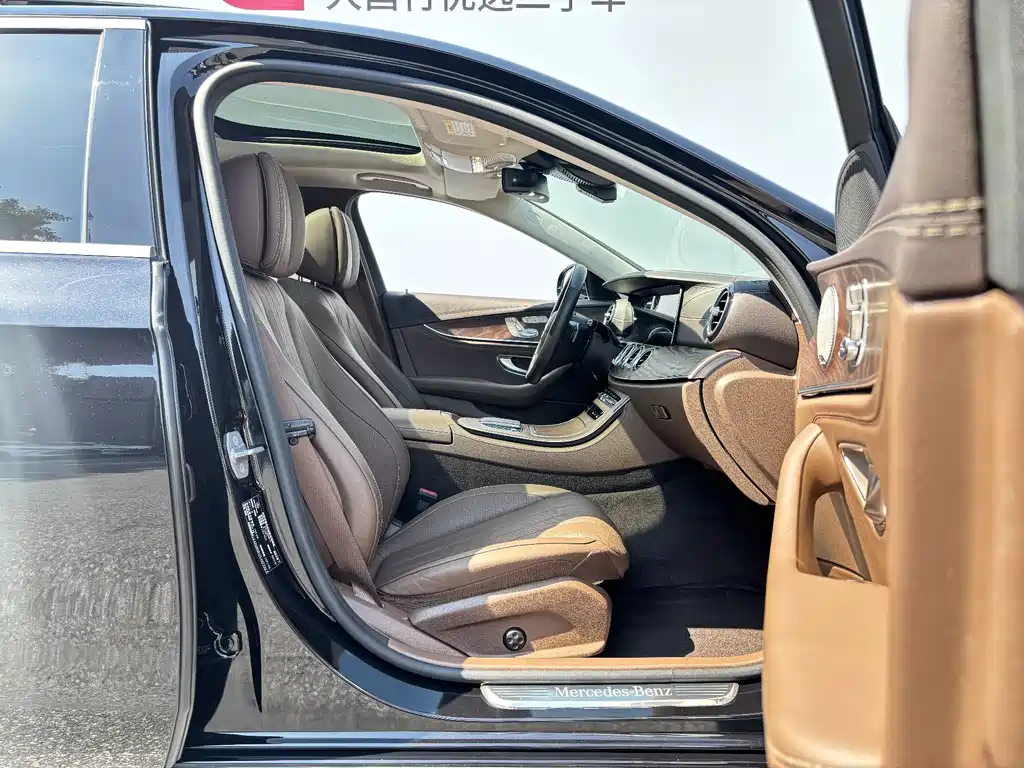 Mercedes-Benz E-Class — миниатюра 20