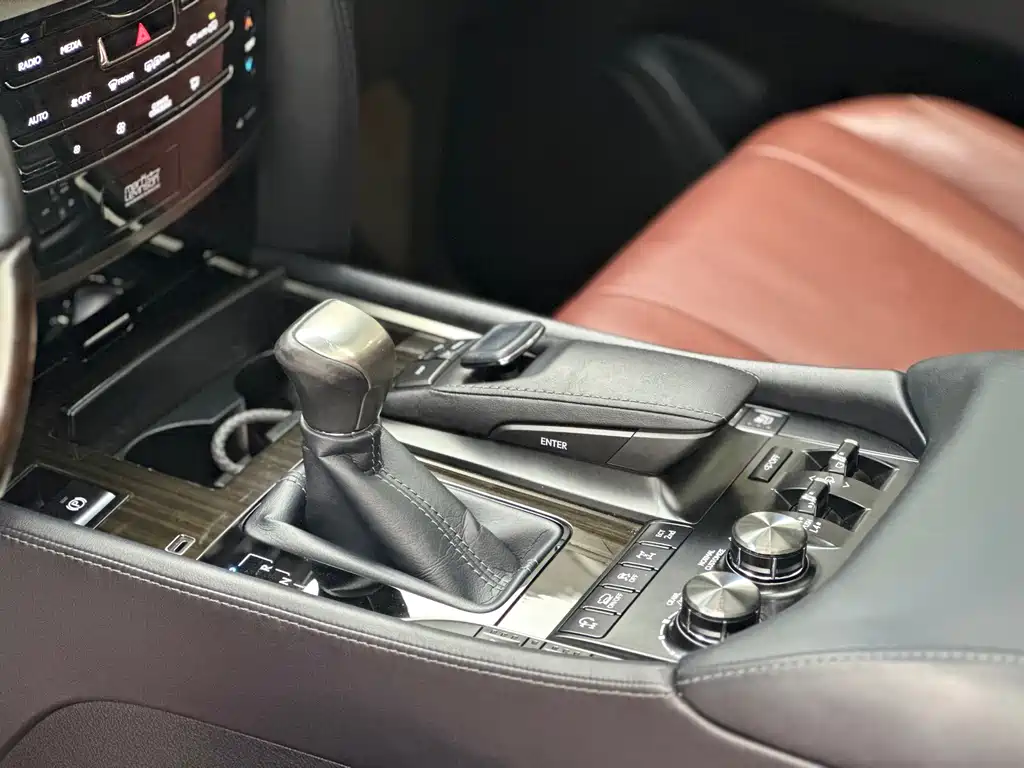 Lexus LX — миниатюра 21