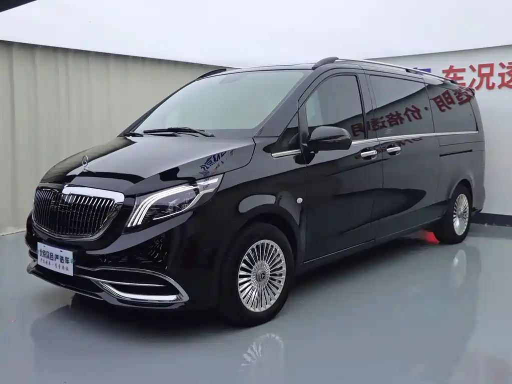 Mercedes-Benz Vito 2023 2.0T 7 мест