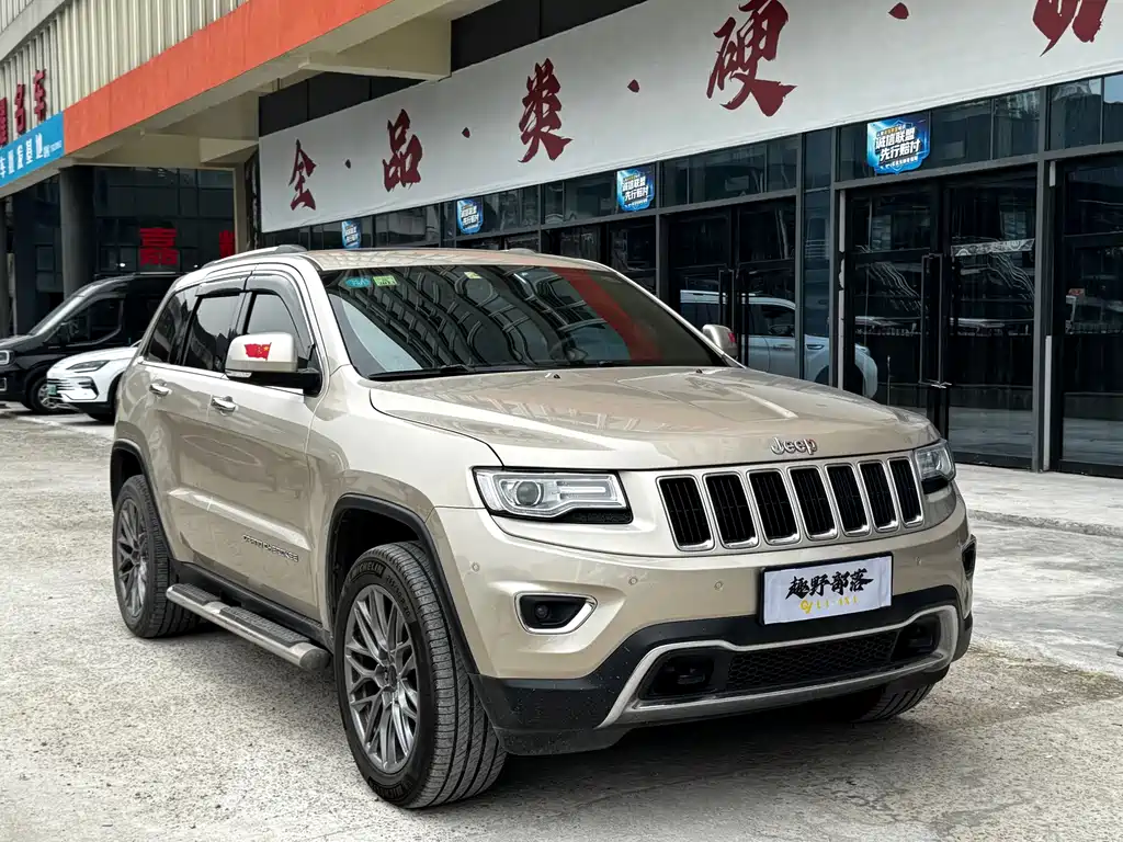 Jeep Grand Cherokee (Import) — миниатюра 3