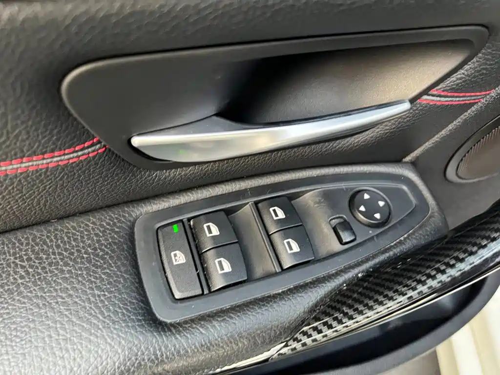 BMW 3 Series — миниатюра 7