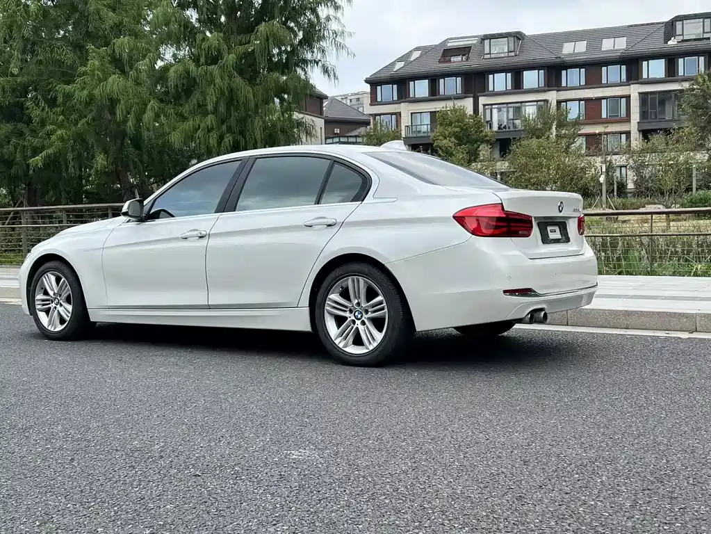 BMW 3 Series — миниатюра 6