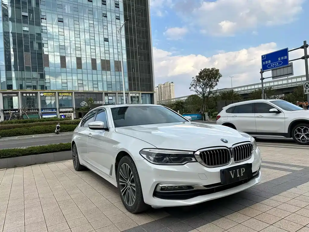 BMW 5 Series — миниатюра 2