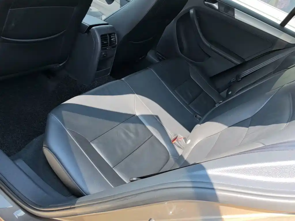 Volkswagen Sagitar — миниатюра 17