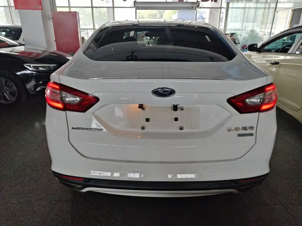 Ford Mondeo — миниатюра 6