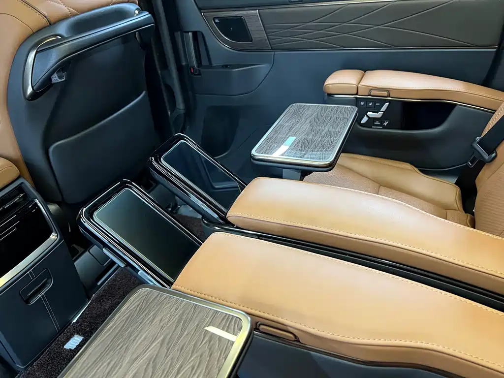 Toyota Vellfire Crown Hybrid 2.5L Supreme Executive Edition, фото 13