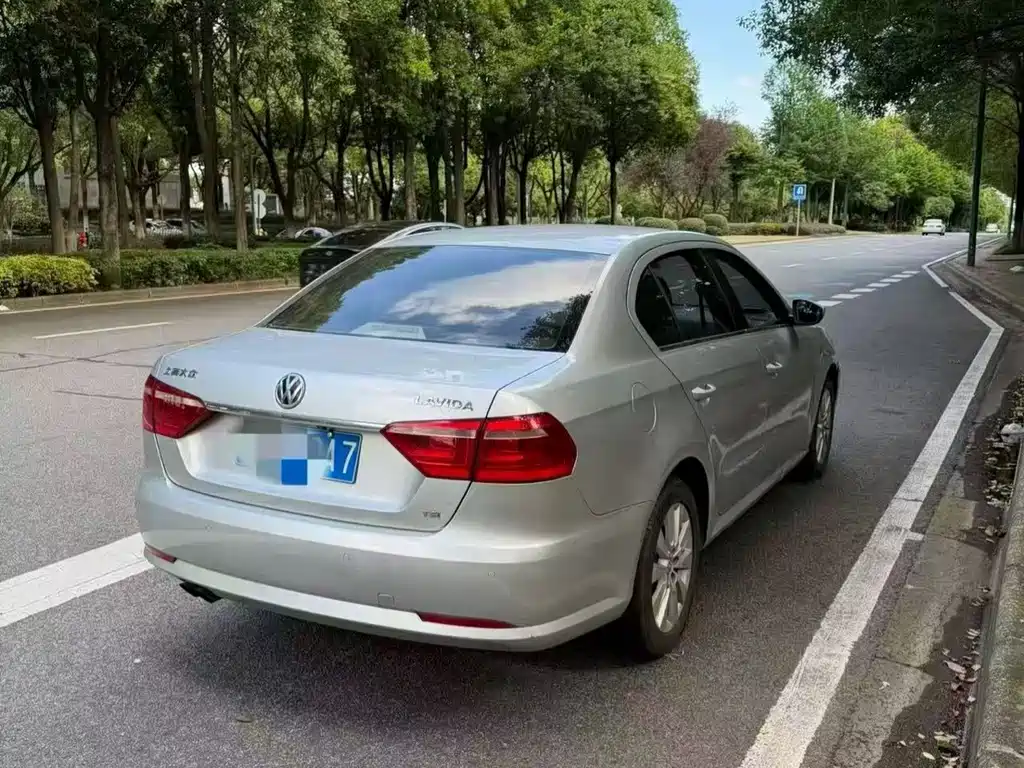 Volkswagen Lavida — миниатюра 4