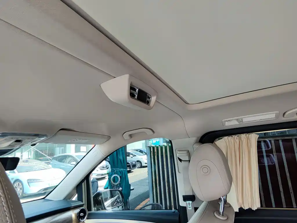 Mercedes-Benz V-Class — миниатюра 19