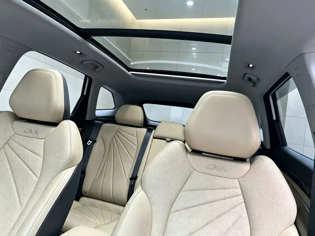 Geely Boyue L — миниатюра 17