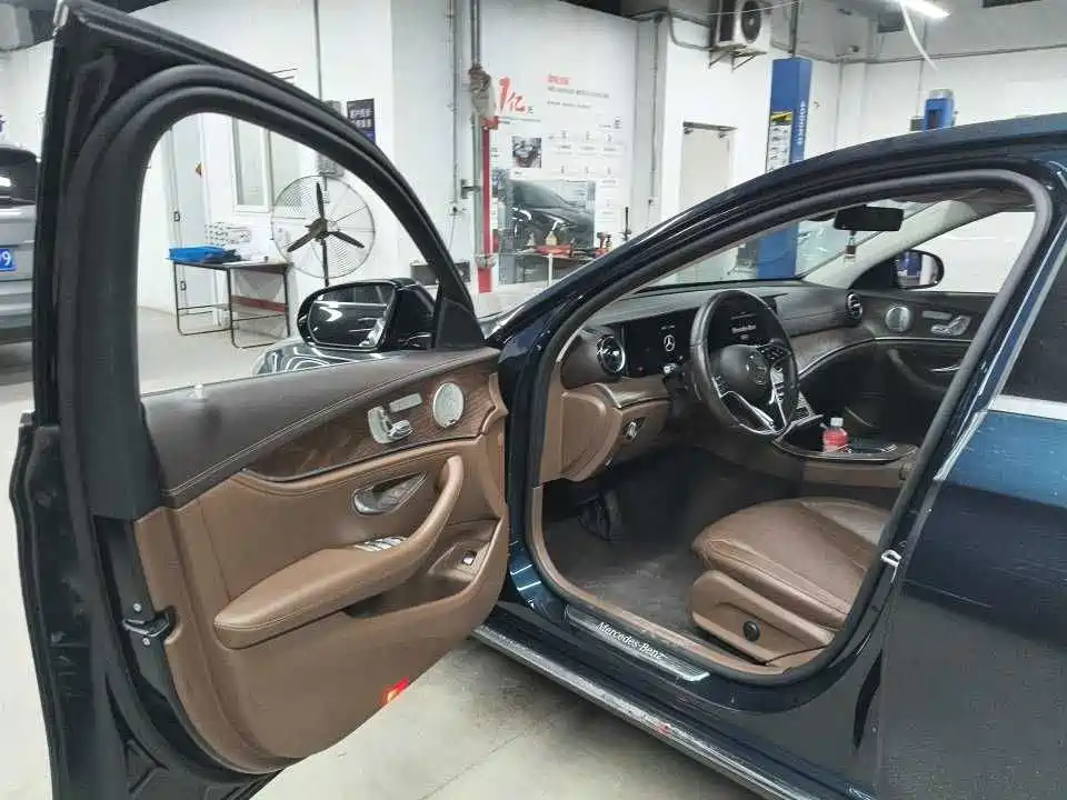Mercedes-Benz E-Class — миниатюра 4