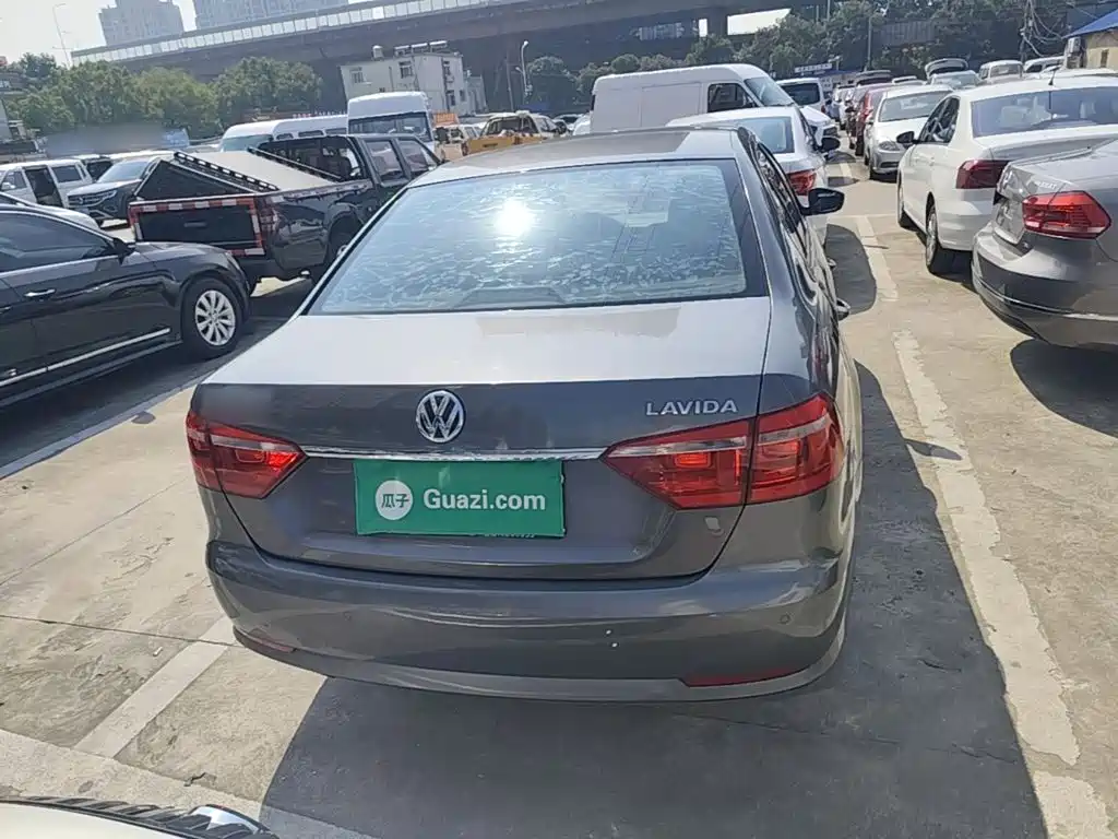 Volkswagen Lavida — миниатюра 6