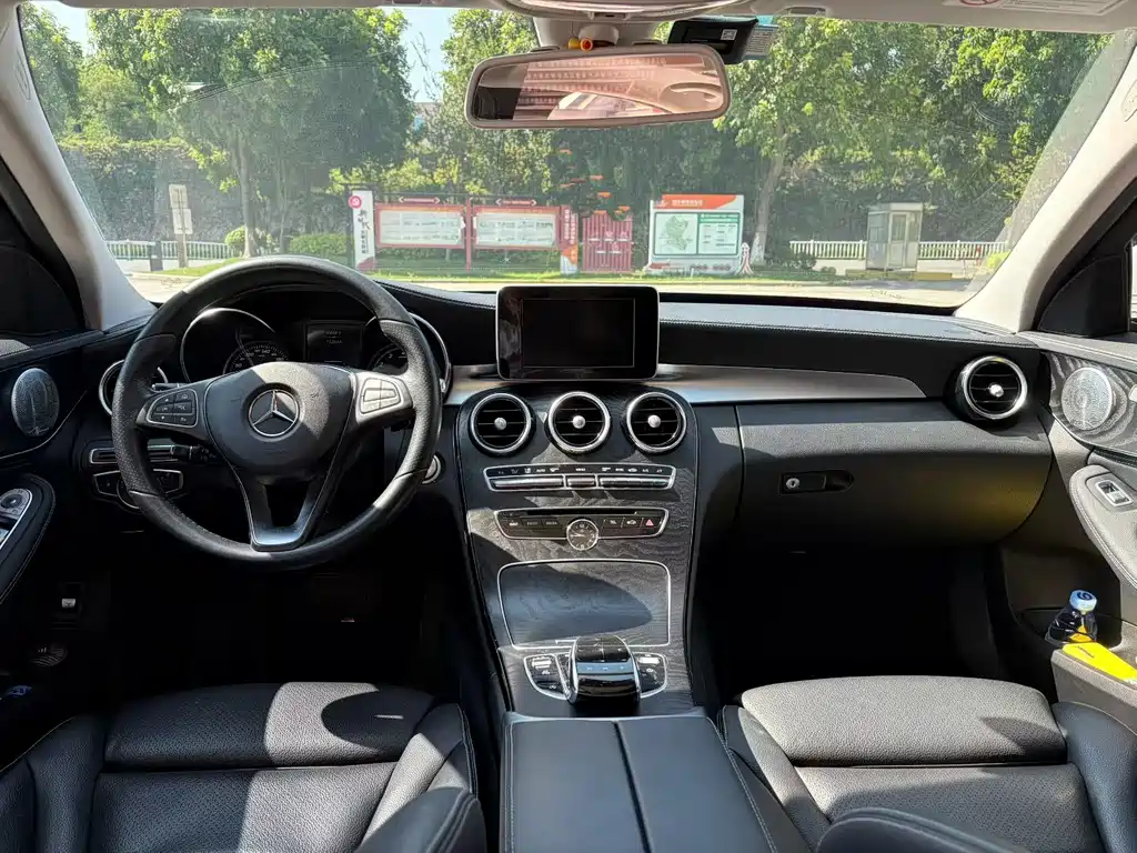 Mercedes-Benz C-Class — миниатюра 5