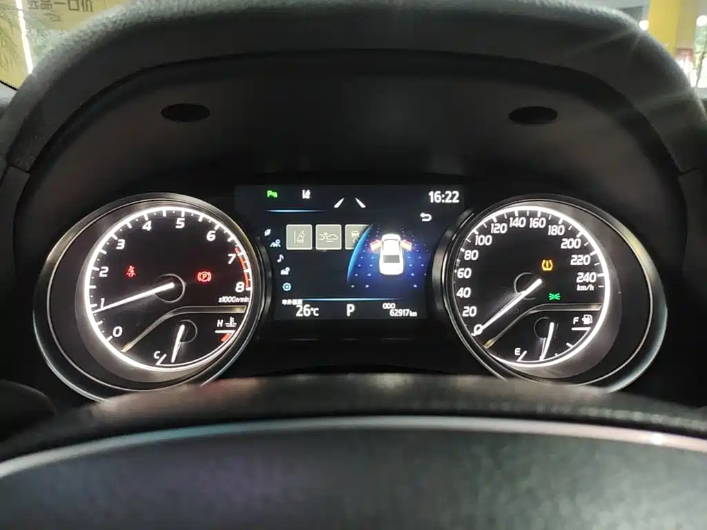 Toyota Camry — миниатюра 12