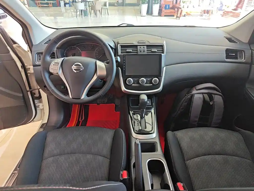 Nissan Tiida — миниатюра 10