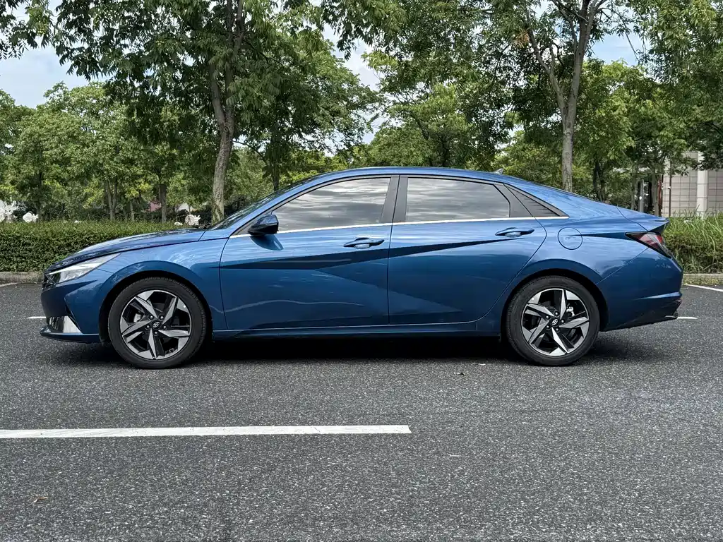 Hyundai Elantra — миниатюра 2