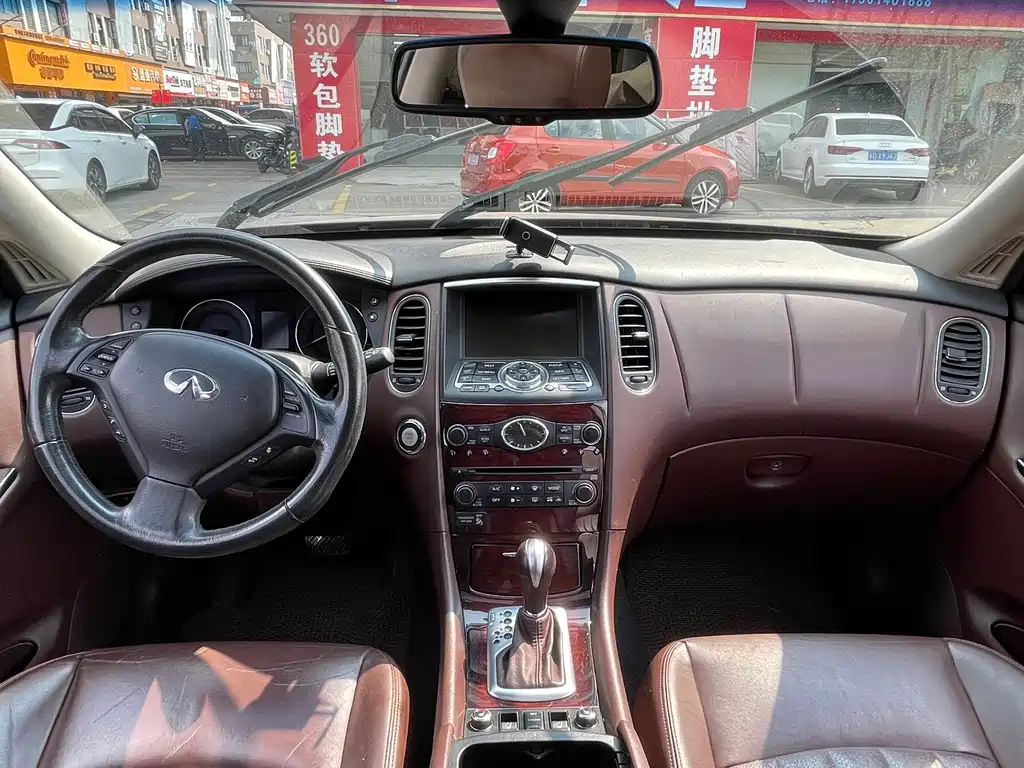 Infiniti QX50 (Import) — миниатюра 9