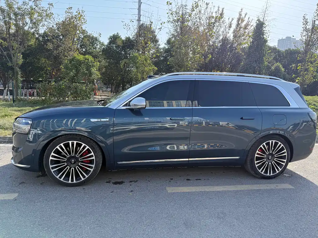 AITO ASK THE WORLD M9