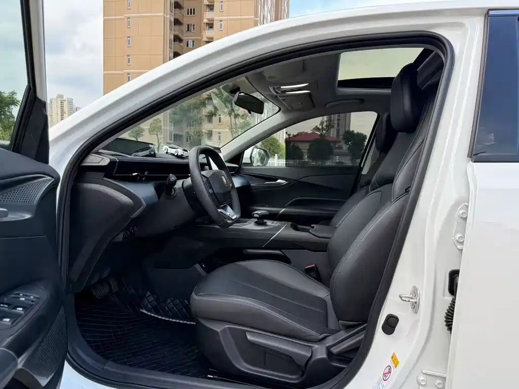 Changan Eado — миниатюра 4