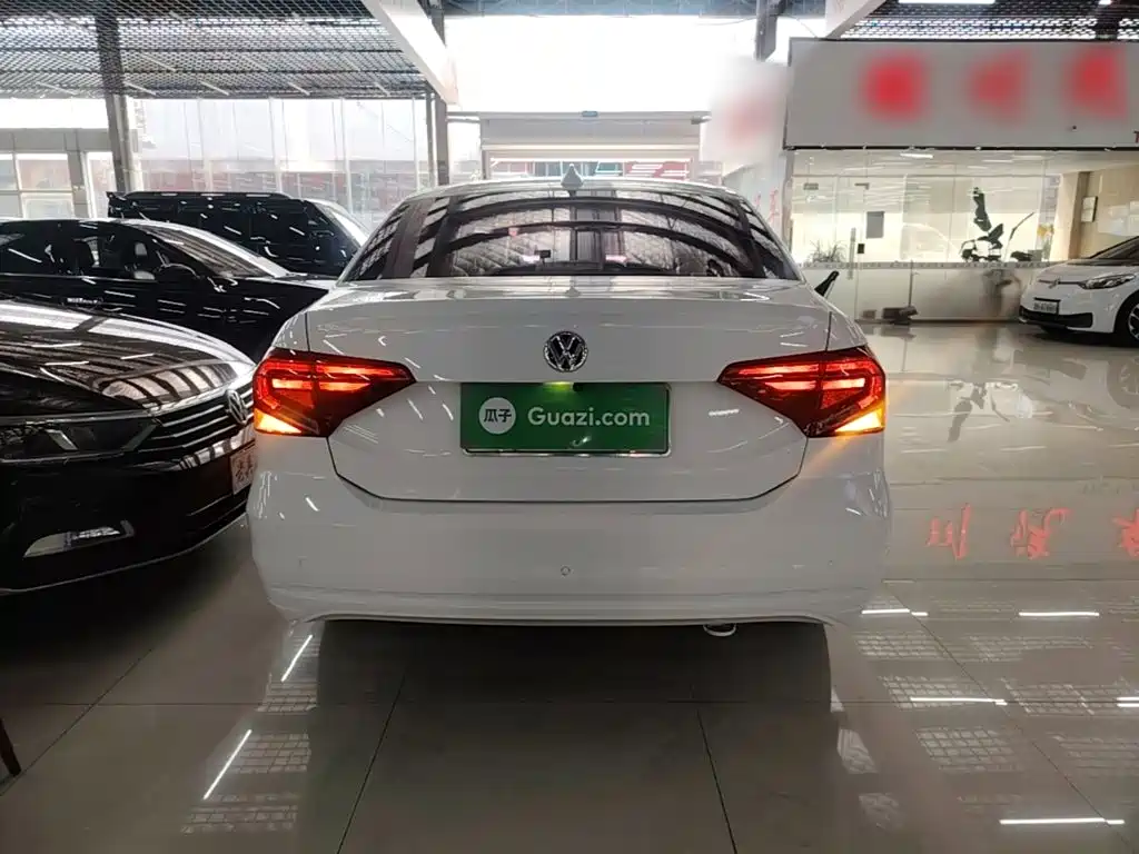 Volkswagen Jetta — миниатюра 6