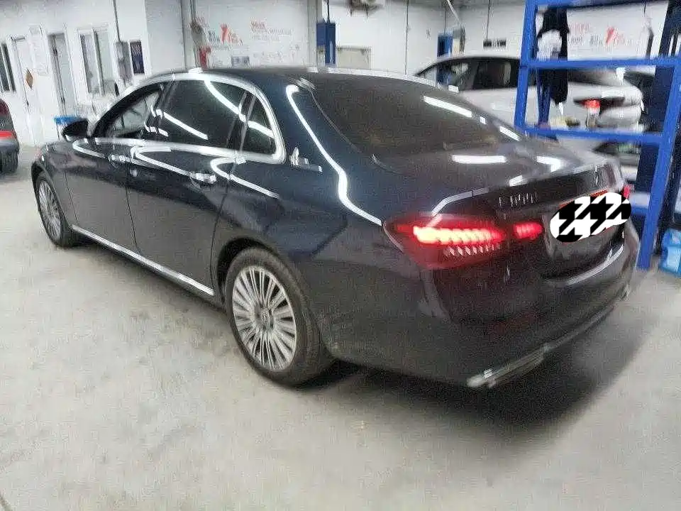 Mercedes-Benz E-Class — миниатюра 8