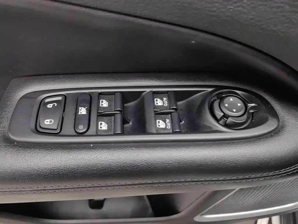 Jeep Compass — миниатюра 9