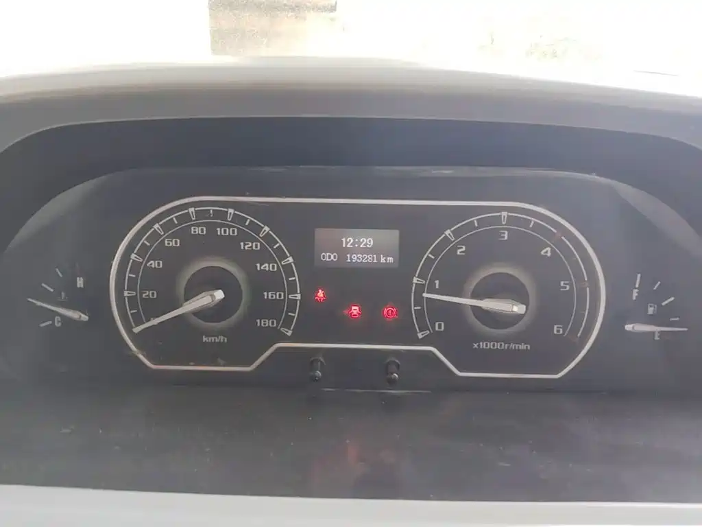 MAXUS V80 — миниатюра 12