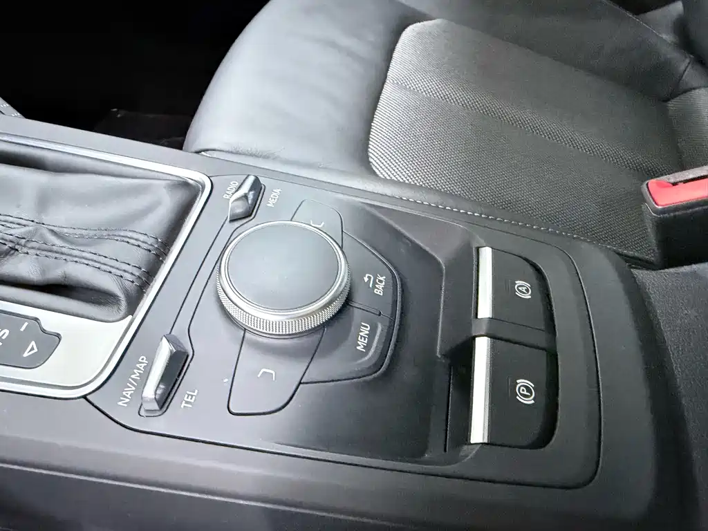 Audi Q2L — миниатюра 22