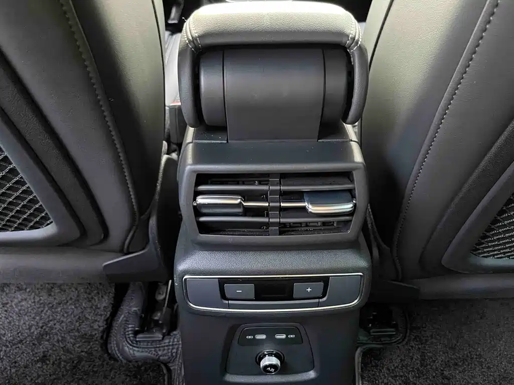 Audi Q4 e-tron — миниатюра 19