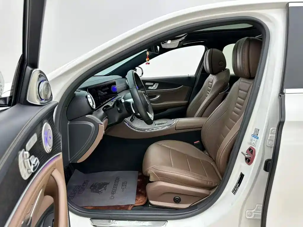 Mercedes-Benz E-Class — миниатюра 3