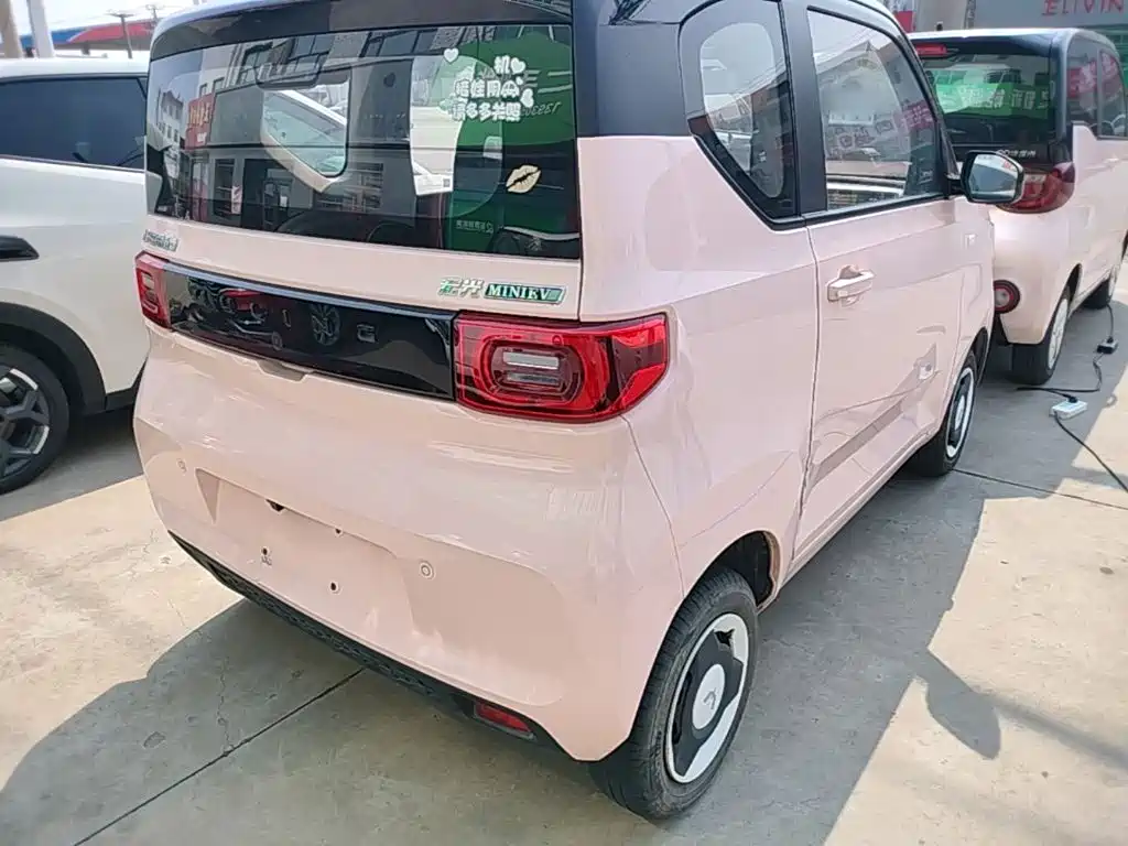 Wuling MINIEV — миниатюра 8