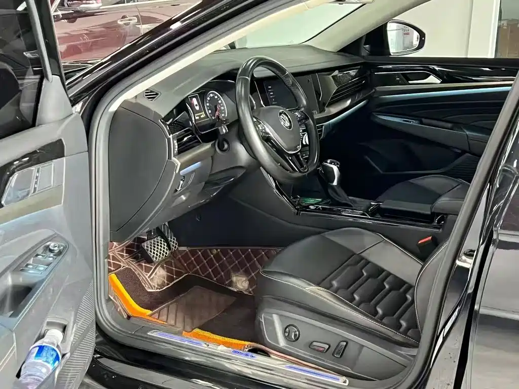 Volkswagen Passat PHEV — миниатюра 4