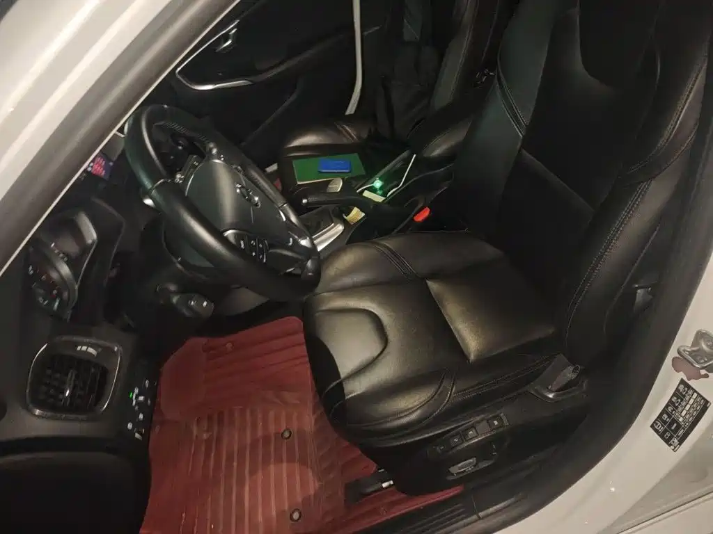 Volvo V40 — миниатюра 17