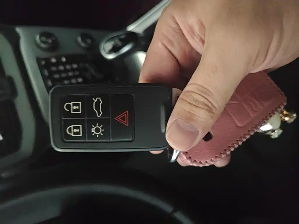 Volvo V40 — миниатюра 10