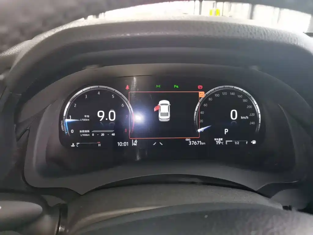Toyota Camry — миниатюра 12