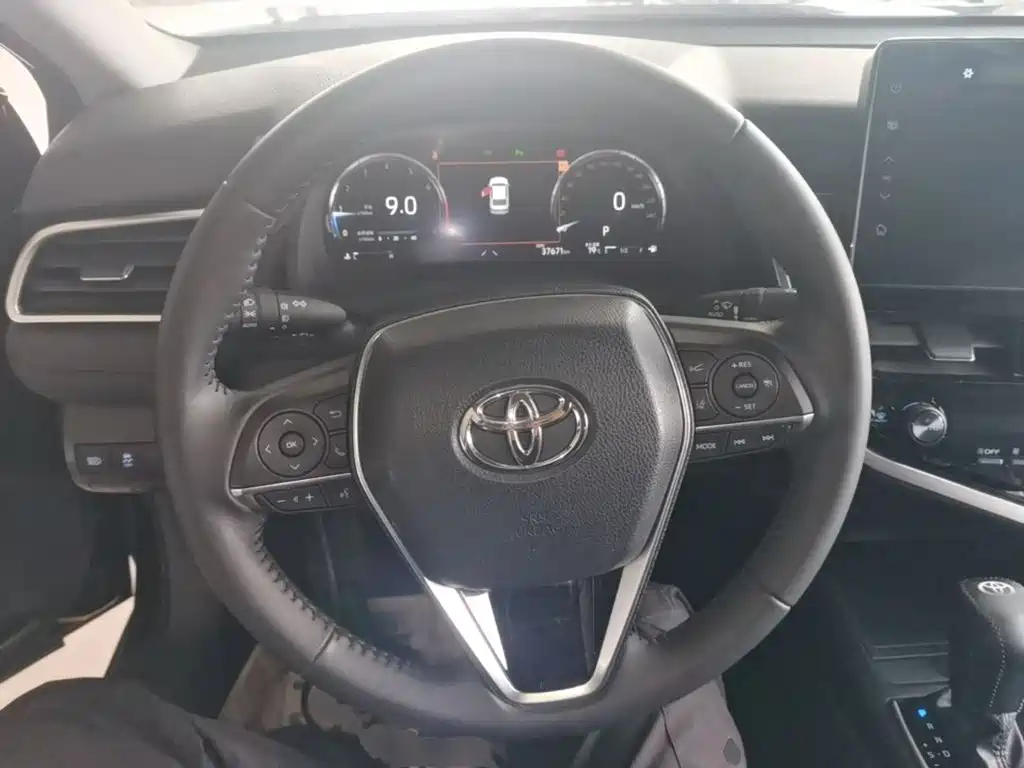 Toyota Camry — миниатюра 11