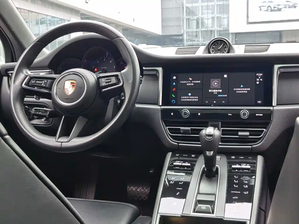 Porsche Macan — миниатюра 18