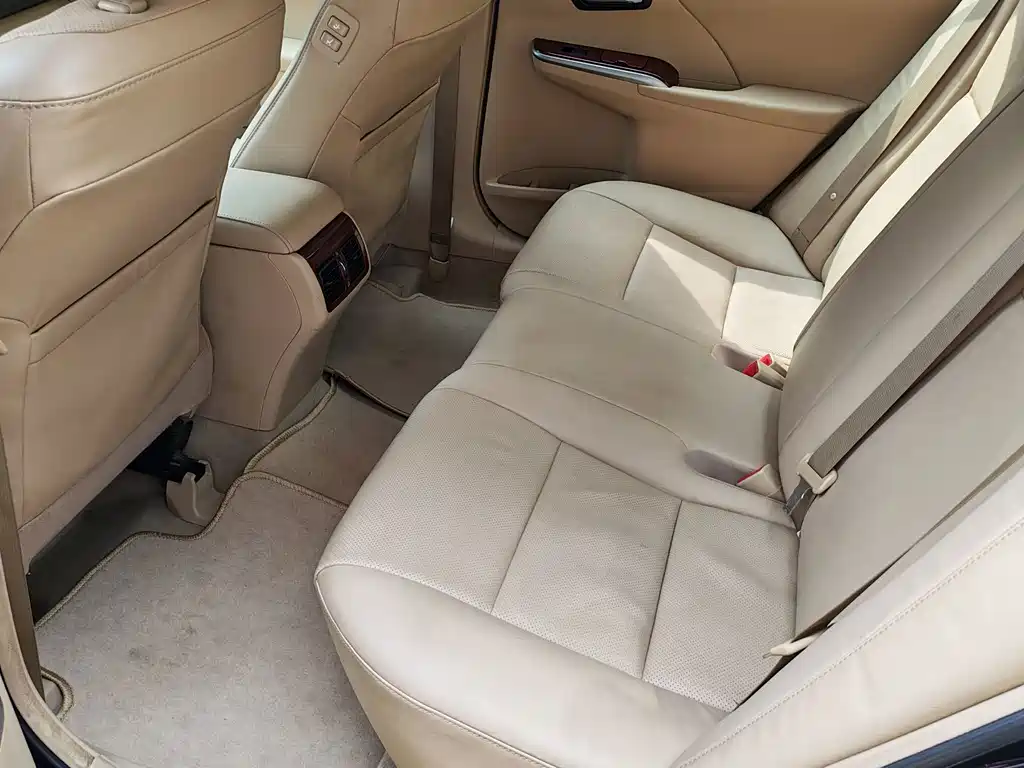 Toyota Camry — миниатюра 6