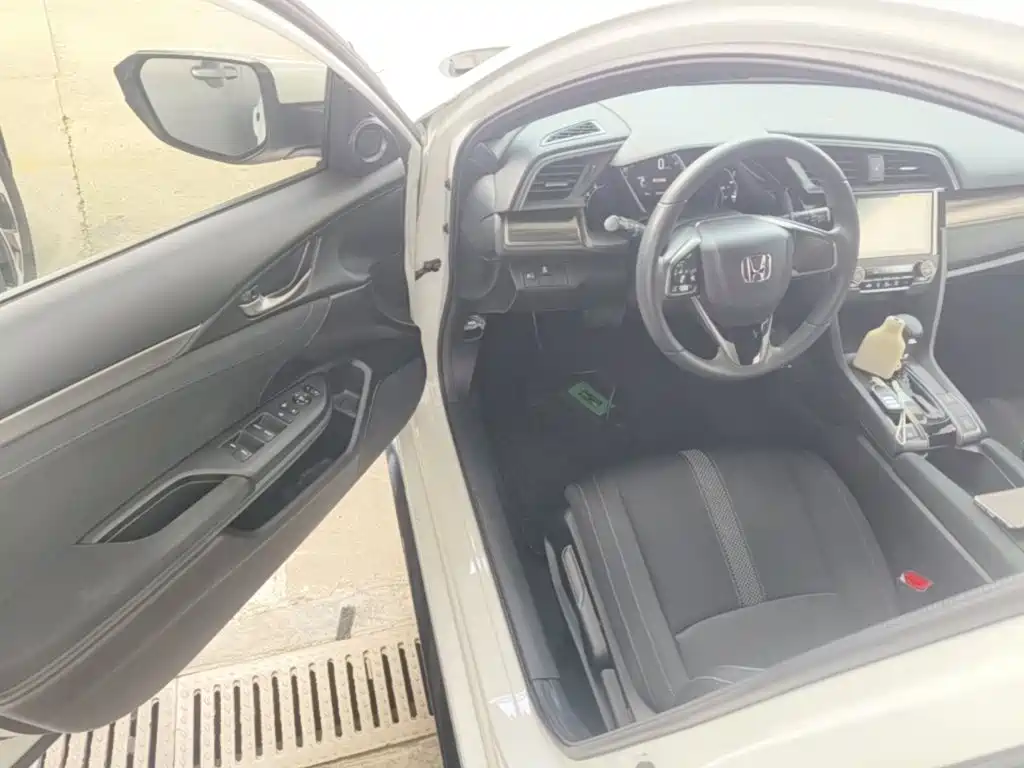 Honda Civic — миниатюра 16