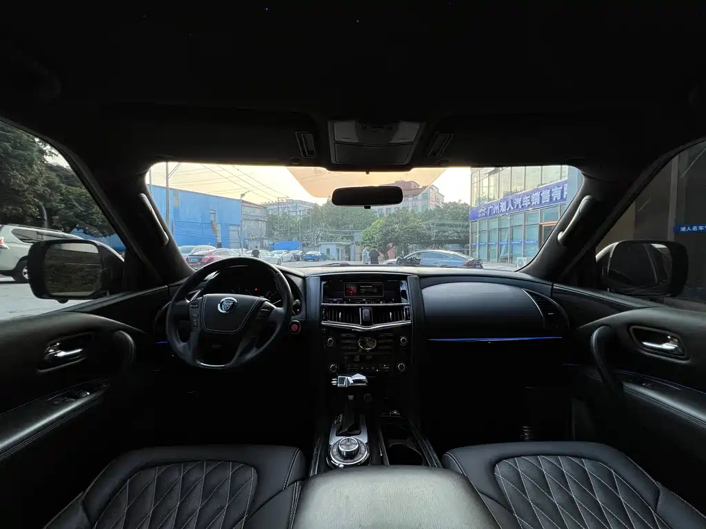 Nissan Patrol — миниатюра 7