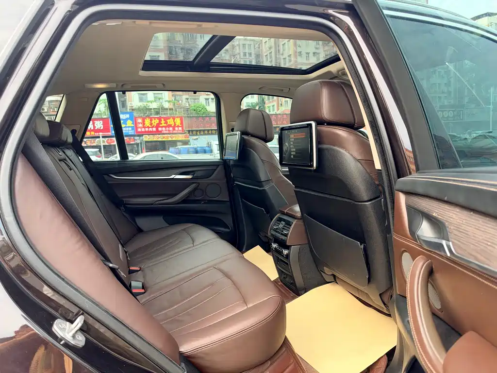 BMW X5 (Import) — миниатюра 13