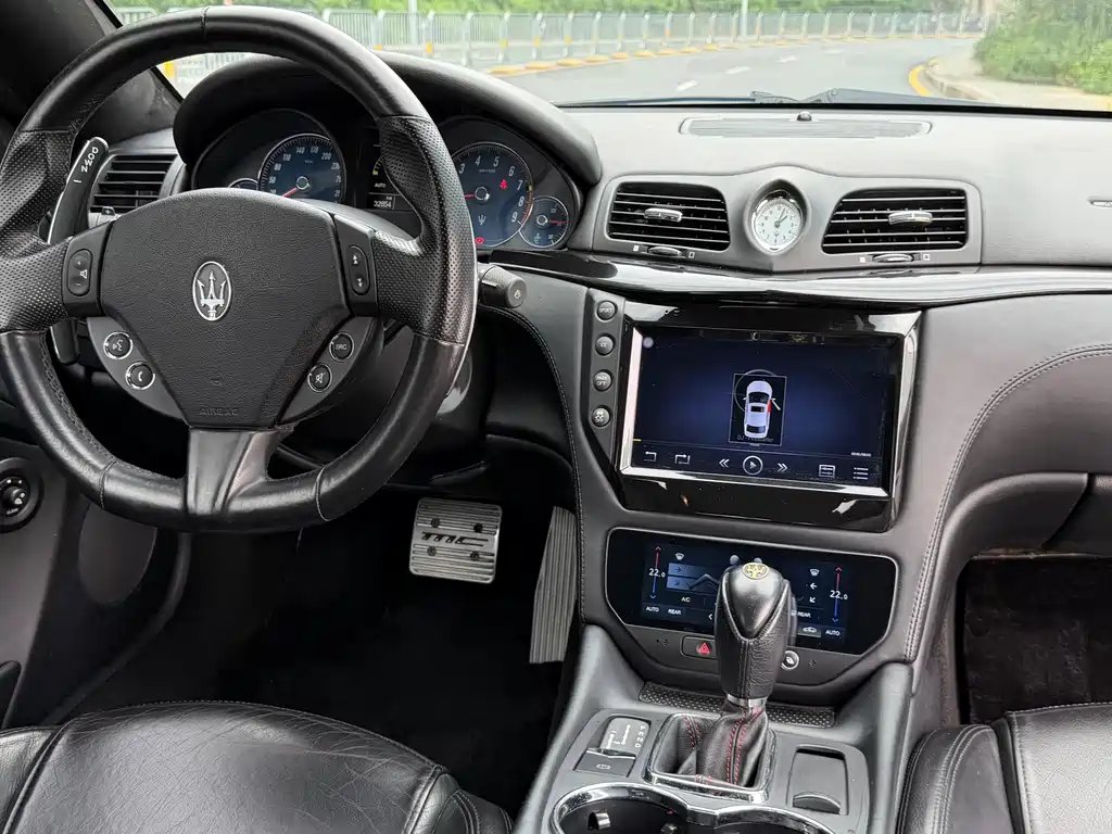 Maserati GranTurismo — миниатюра 10