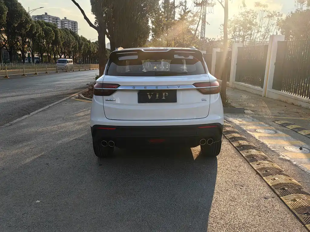 Geely Binyue — миниатюра 12