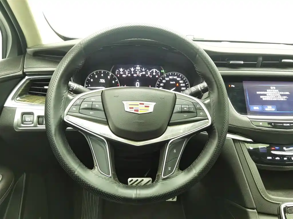 CADILLAC XT5