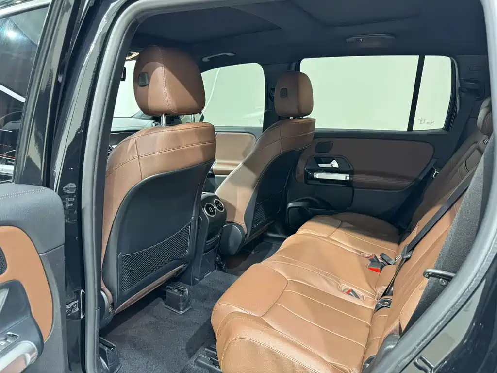 Mercedes-Benz GLB — миниатюра 9