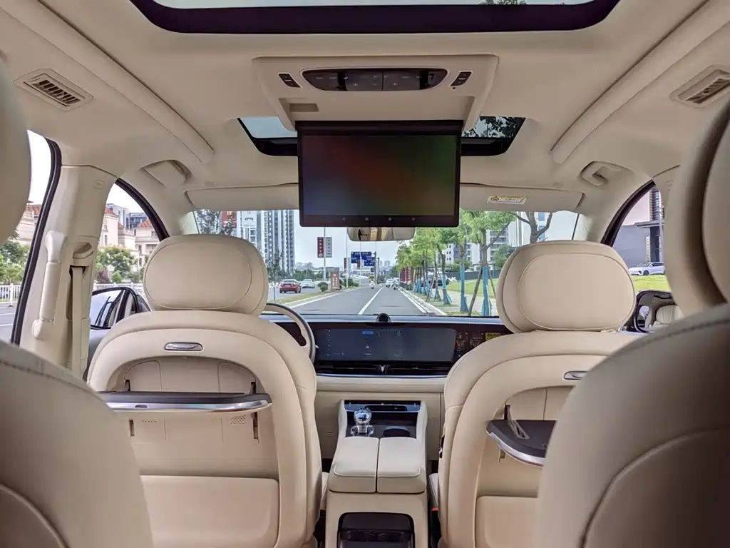 VOYAH Dreamer — миниатюра 7