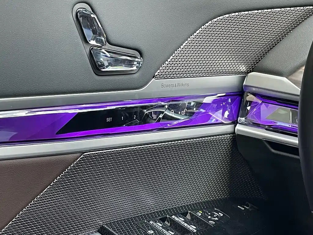 BMW 7 Series — миниатюра 18