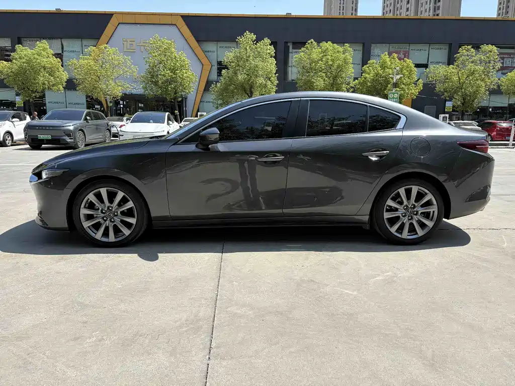 Mazda 3 Axela — миниатюра 14
