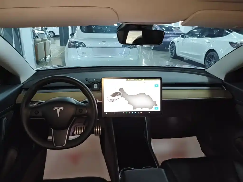 Tesla Model 3 — миниатюра 10