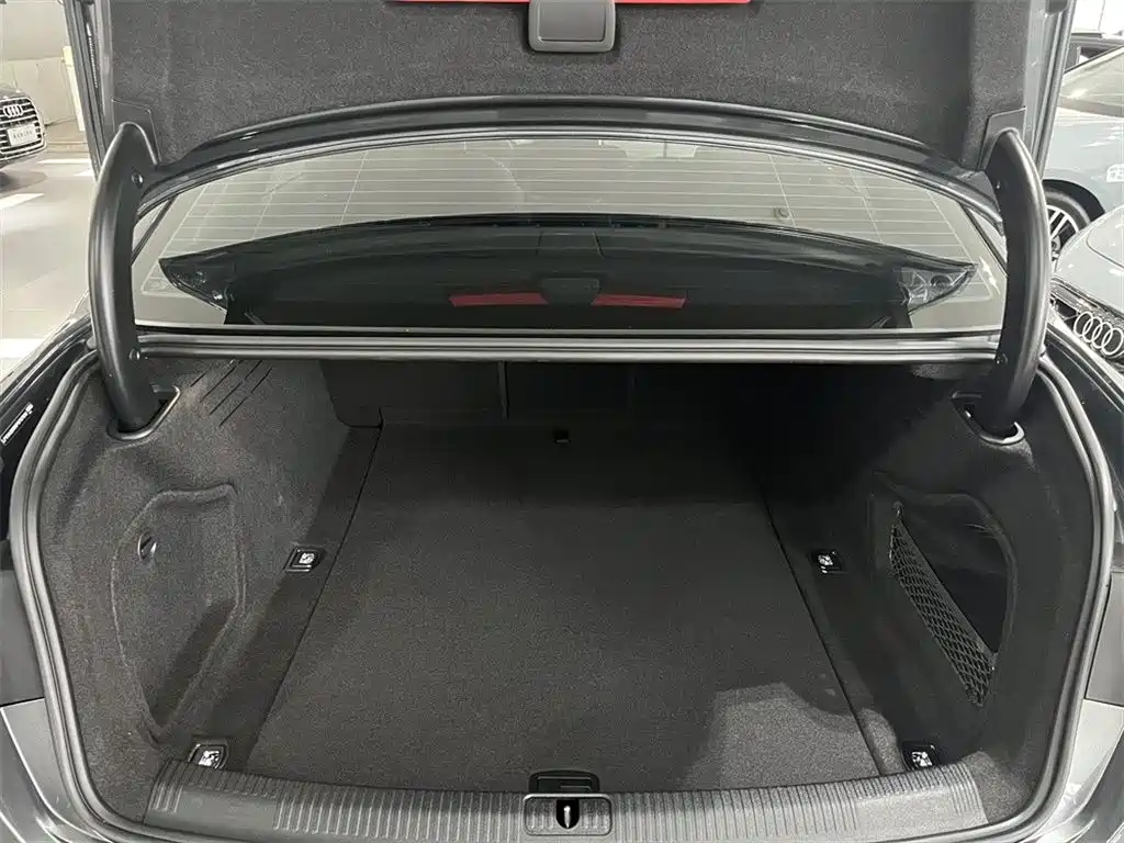 Audi A4L 2023 40 TFSI Fashion