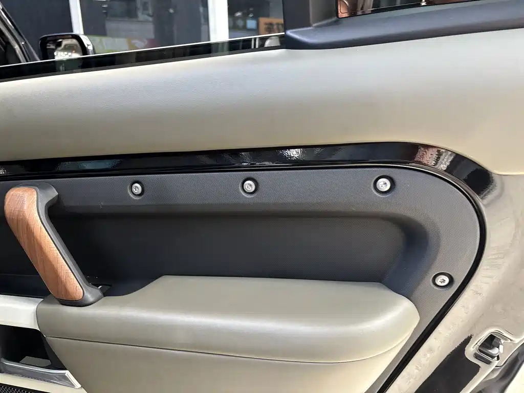 Land Rover Defender — миниатюра 33